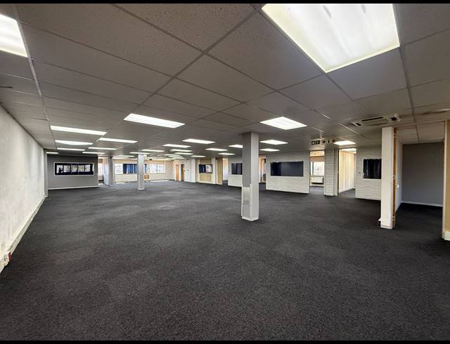4,810M² OFFICE TO LET IN FERNDALE